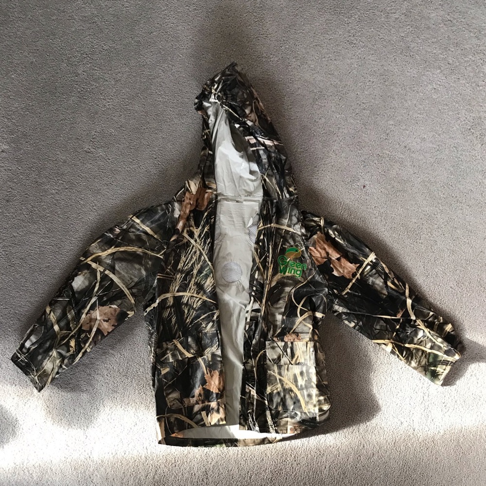 Camouflage rain/wind jacket